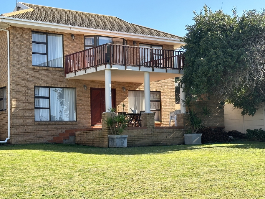 4 Bedroom Property for Sale in Hartenbos Central Western Cape